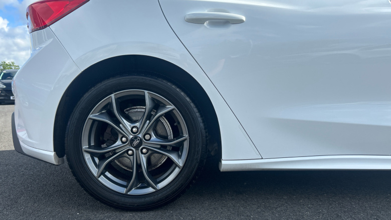 Ford Focus 1.0 EcoBoost 125 ST-Line 5dr Auto Petrol Hatchback